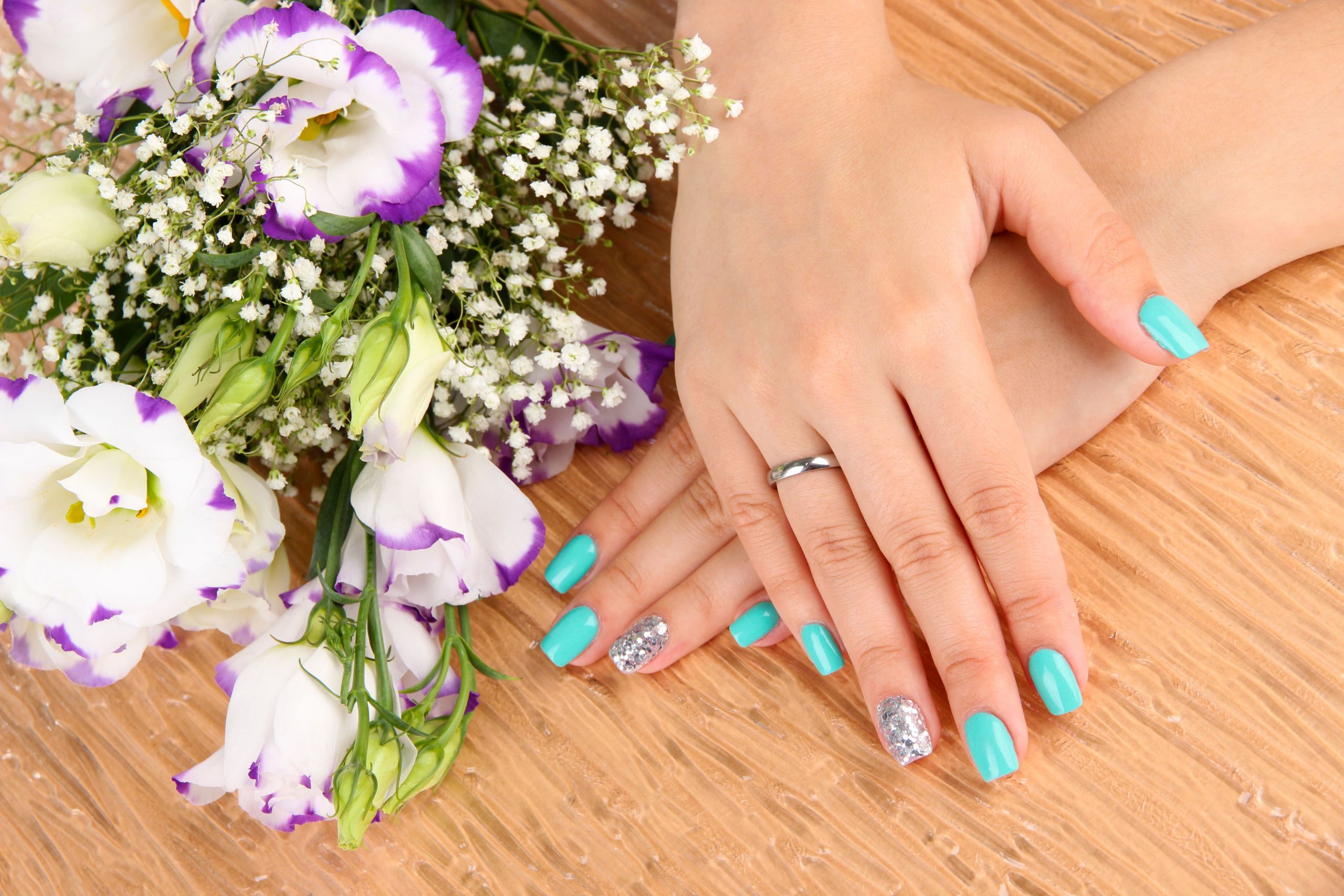 how much do acrylic nails cost with design